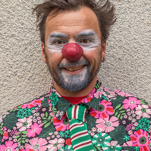 img portrait clown soleil rouge enzo