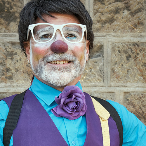 img portrait clown soleil rouge pilou